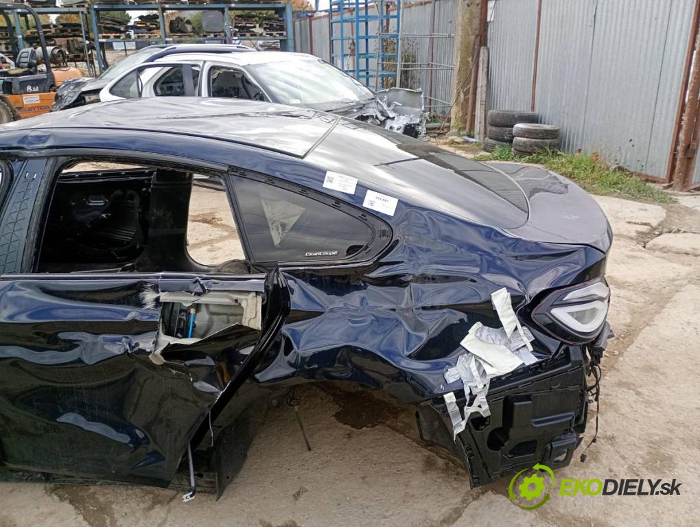 BMW F36 coupe 2020 135 kW 420 i xDrive 1998 KAROSERIA ČTVRŤÁK blatník práh střecha PODŁUŻNICA