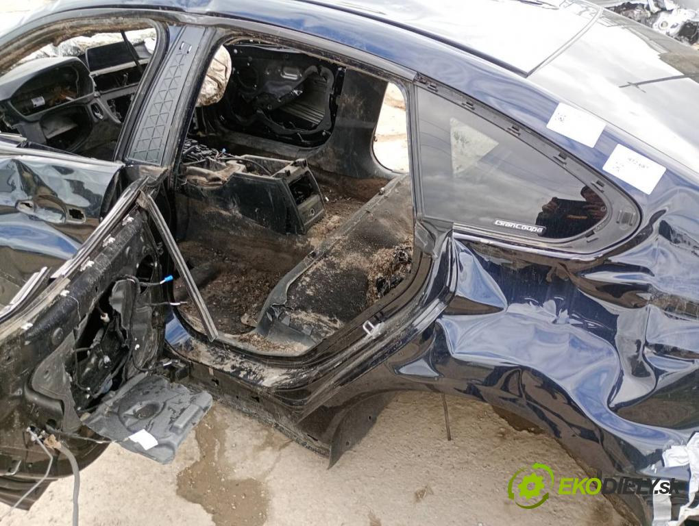 BMW F36 coupe 2020 135 kW 420 i xDrive 1998 KAROSERIA ČTVRŤÁK blatník práh střecha PODŁUŻNICA