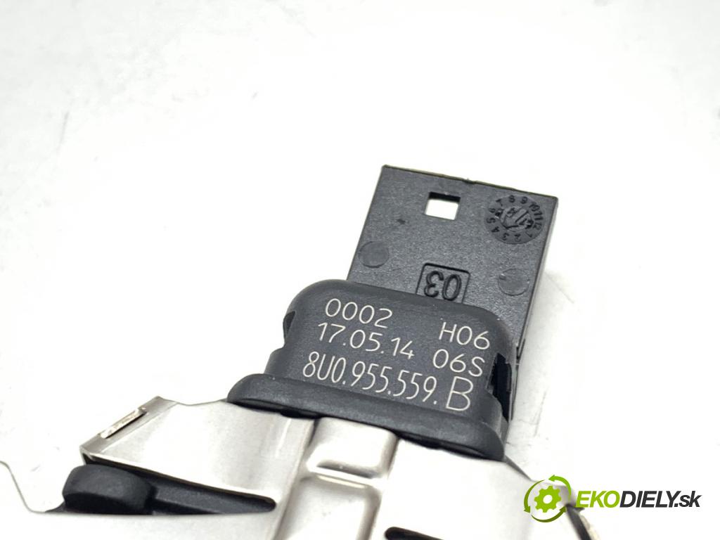AUDI A6 C7 sedan 2014 180 kW 3.0 TDI quattro 2967 snímač deště 8U0955559B (Snímač deště)