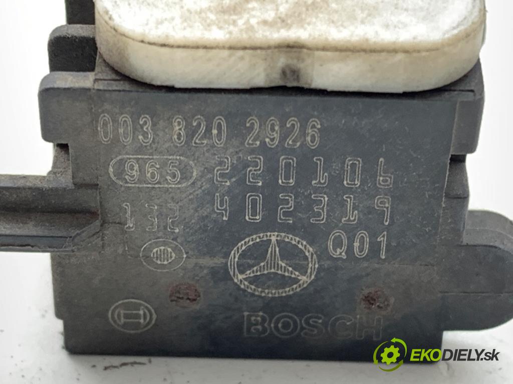 MERCEDES-BENZ X164 SUV 2006 165 kW GL 320 CDI 4-matic (164.822) 2987 Snímač nárazu 0038202826 (Snímač nárazu)