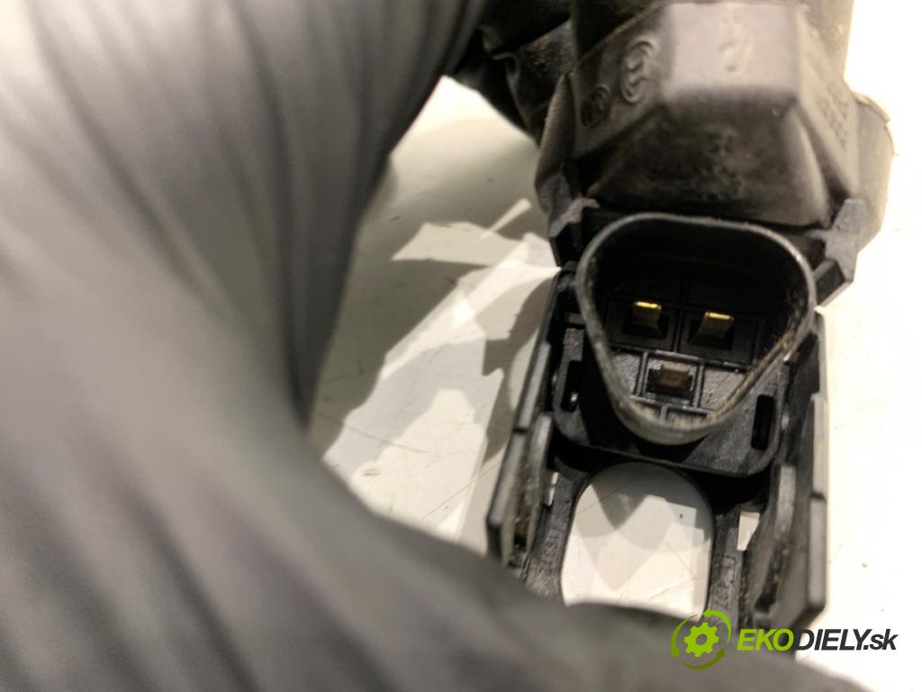 BMW F01 sedan 2010 240 kW 740 i, Li 2979 Cievka zapaľovacia 1437986 (Zapaľovacia cievka)