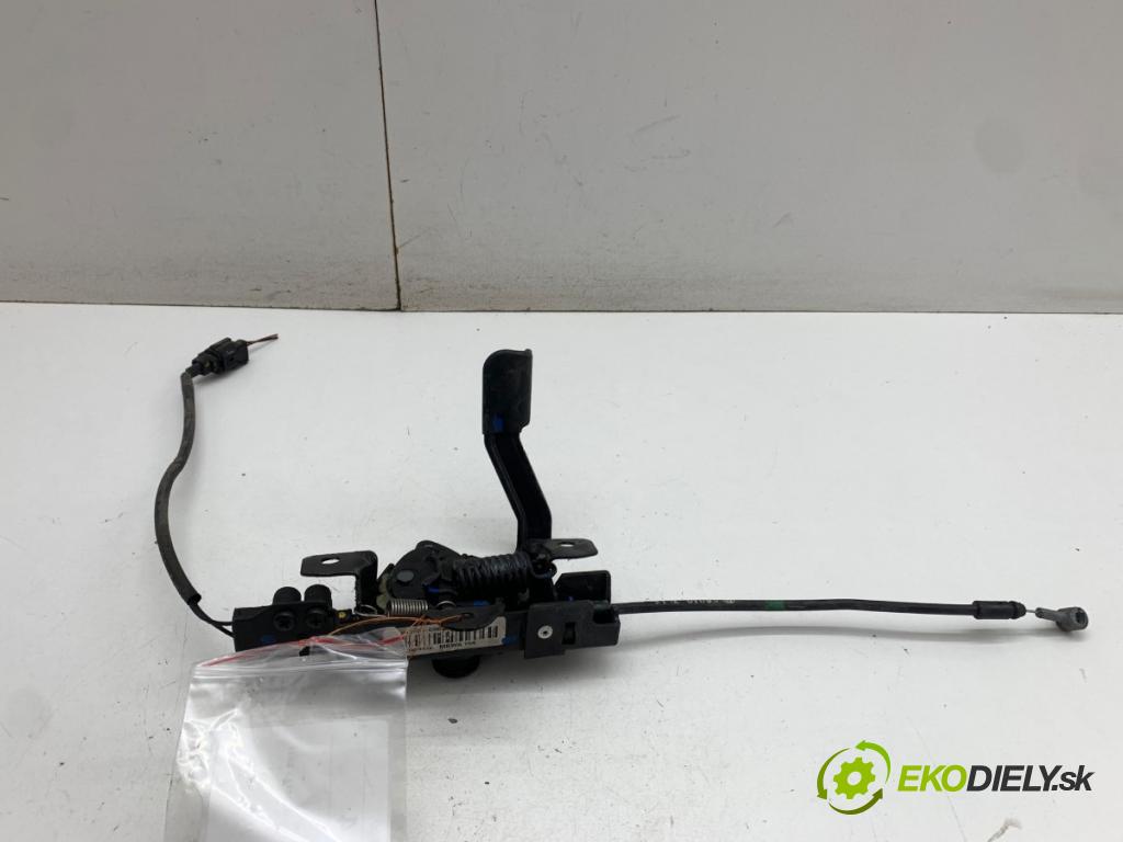 HYUNDAI i20 II liftback 2018 62 kW 1.2 1248 zámok kapoty přední část 81130-C8010
