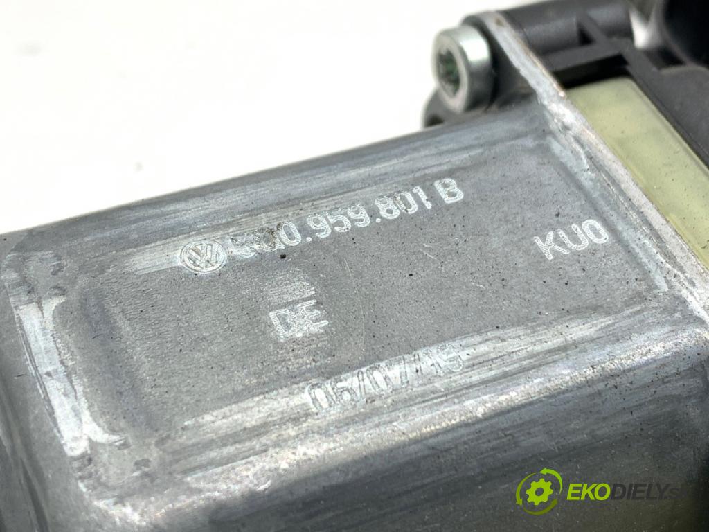 SKODA OCTAVIA III liftback 2019 85 kW 1.6 TDI 1598 mechanismus okna levý přední část 5E0837461B