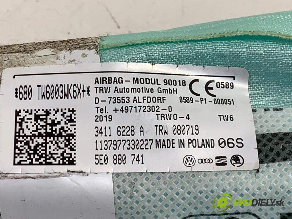 SKODA OCTAVIA III liftback 2019 85 kW 1.6 TDI 1598 Stropný ľavy 5E0880741