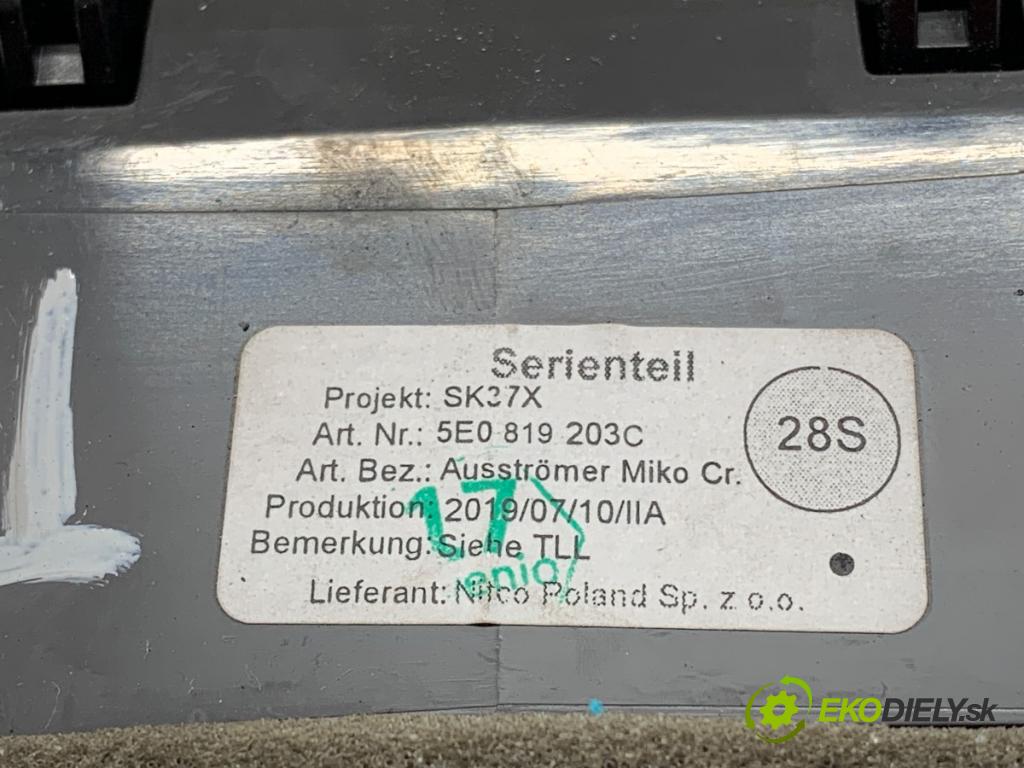 SKODA OCTAVIA III liftback 2019 85 kW 1.6 TDI 1598 mří topení zadní část 5E0819203C