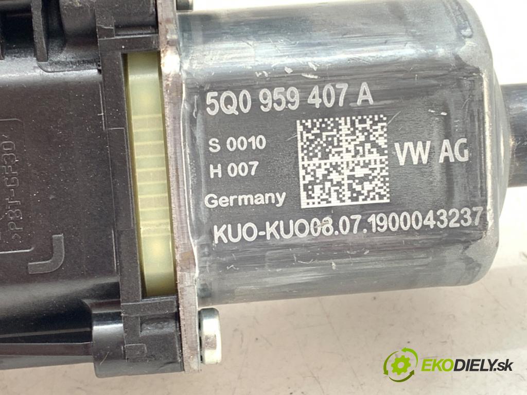 SKODA OCTAVIA III liftback 2019 85 kW 1.6 TDI 1598 motor sťahovaní okna levý zadní část 5Q0959407A
