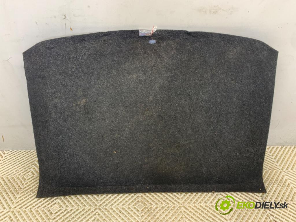 VOLVO V40 liftback 2012 84 kW D2 1560 KRYTINA: kufra 