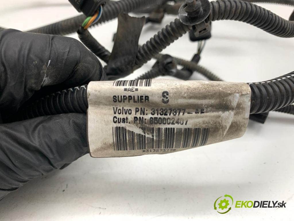 VOLVO V40 liftback 2012 84 kW D2 1560 káblovačka PDC zadní část 31327377