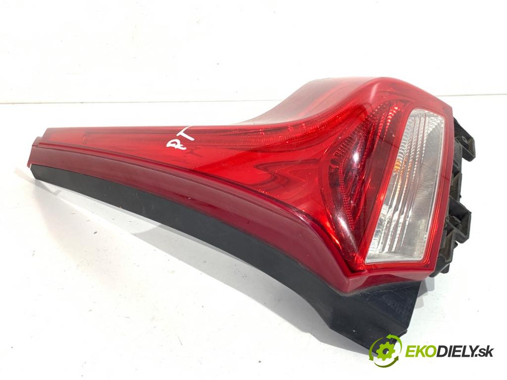 VOLVO V40 liftback 2012 84 kW D2 1560 světlo pravý zadní část 31283340