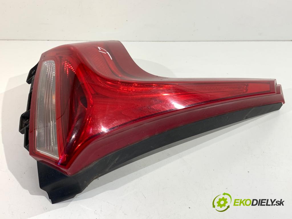 VOLVO V40 liftback 2012 84 kW D2 1560 světlo levý zadní část 31283339