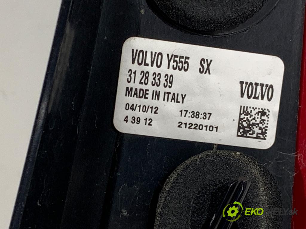VOLVO V40 liftback 2012 84 kW D2 1560 světlo levý zadní část 31283339
