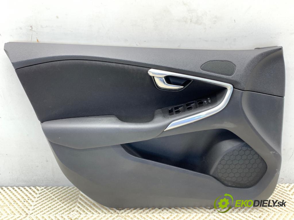 VOLVO V40 liftback 2012 84 kW D2 1560 čalúnenie Dvere ľavy predný 