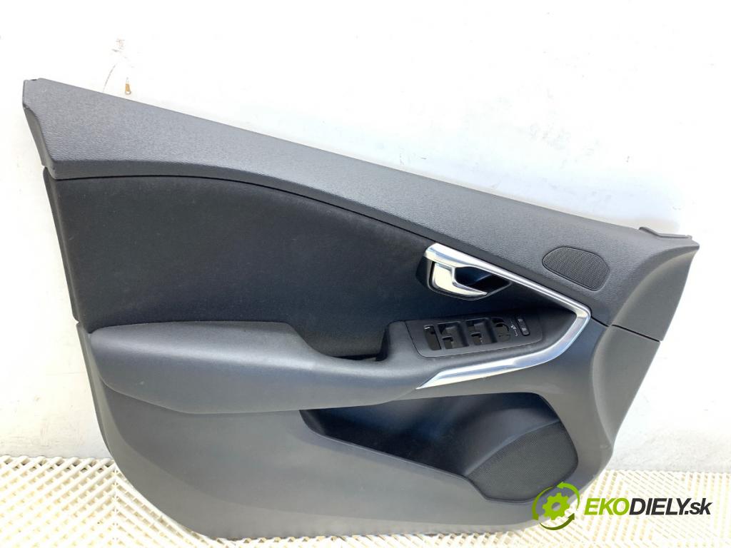 VOLVO V40 liftback 2012 84 kW D2 1560 ča dveře levý přední část
