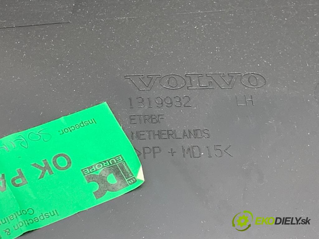 VOLVO V40 liftback 2012 84 kW D2 1560 ča dveře levý přední část