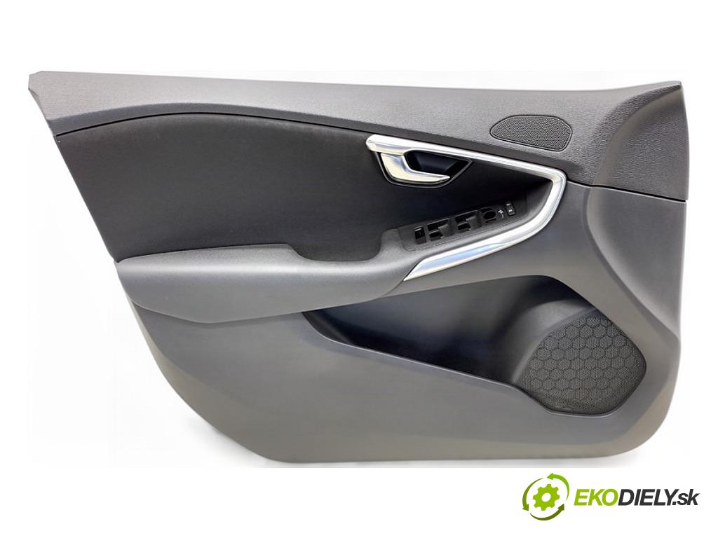 VOLVO V40 liftback 2012 84 kW D2 1560 čalúnenie Dvere ľavy predný