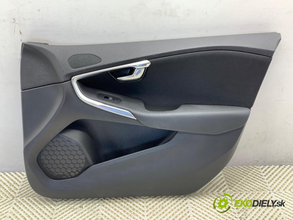 VOLVO V40 liftback 2012 84 kW D2 1560 čalúnenie Dvere pravy predný 