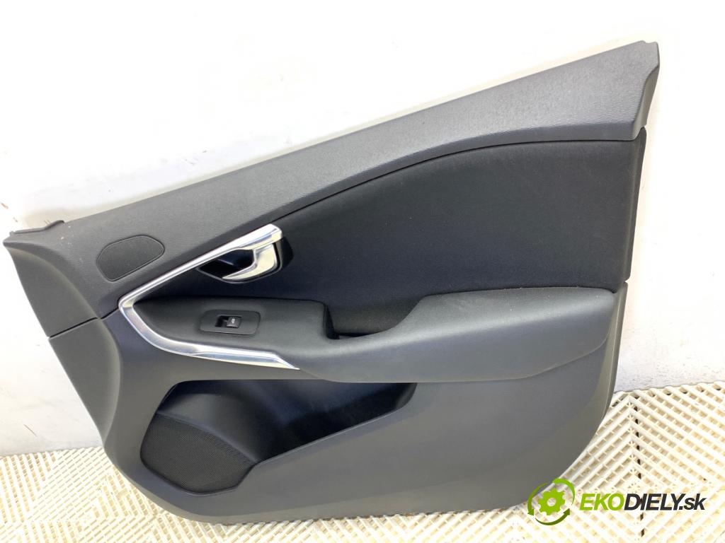 VOLVO V40 liftback 2012 84 kW D2 1560 ča dveře pravý přední část