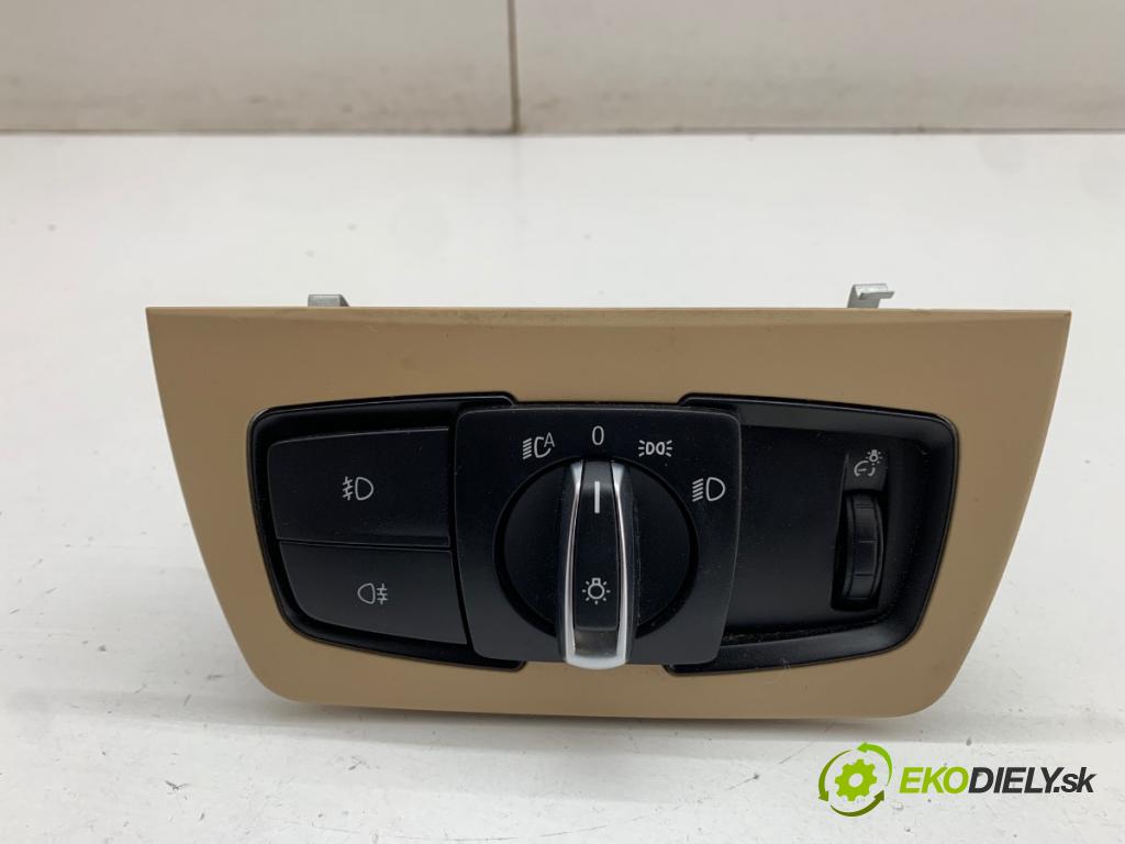 BMW F34 liftback 2016 190 kW 330 d 2993 Spínač svetiel 9393947