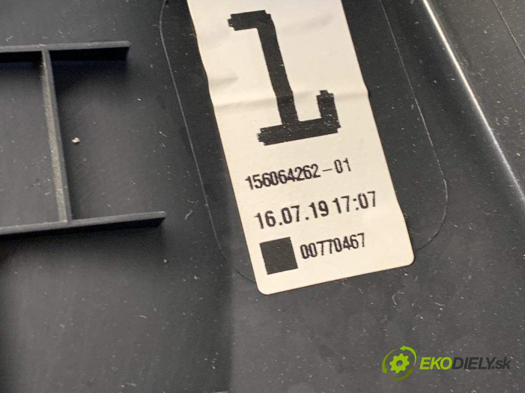 SKODA OCTAVIA III liftback 2019 85 kW 1.6 TDI 1598 ča dveře levý přední část