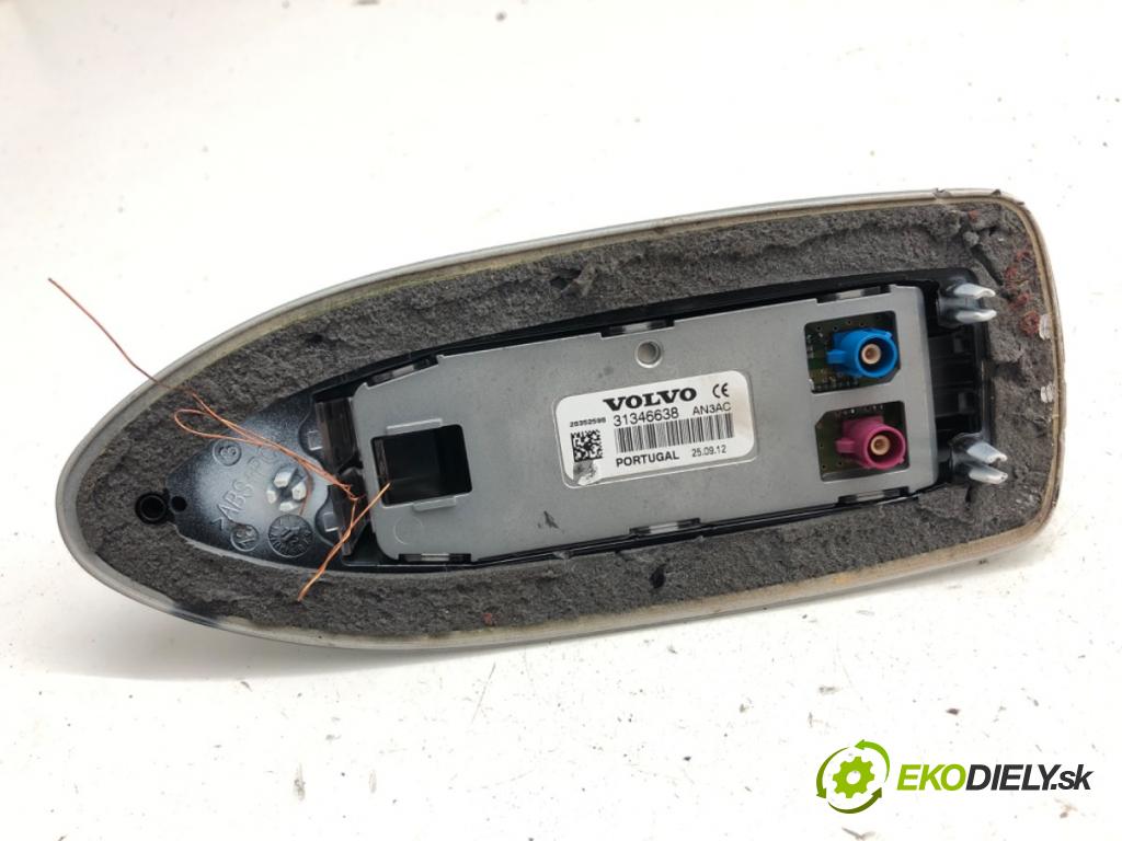 VOLVO V40 liftback 2012 84 kW D2 1560 ANTENA 31346638