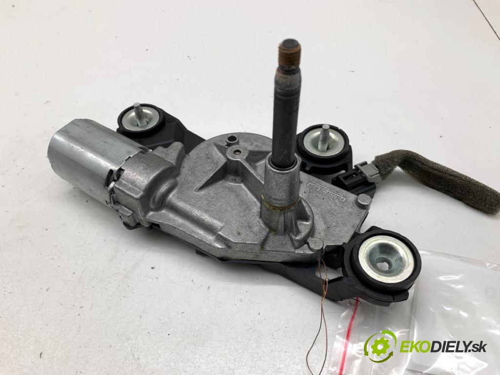 VOLVO V40 liftback 2012 84 kW D2 1560 motor stěračů zadní část 31294492