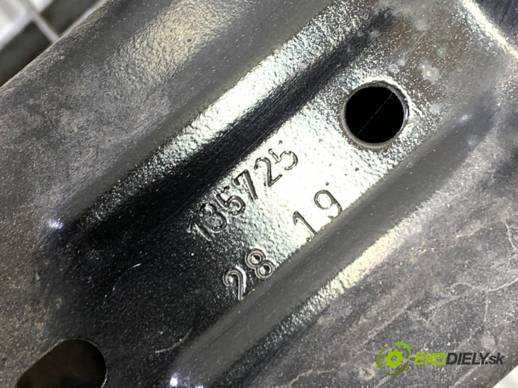 SKODA OCTAVIA III liftback 2019 85 kW 1.6 TDI 1598 výztuha nárazníka přední část 5E0807248D (Přední výztuha)