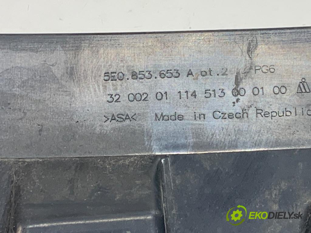 SKODA OCTAVIA III liftback 2019 85 kW 1.6 TDI 1598 Mriežka maska 5E0853653A (Mriežka predná (maska chladiča))