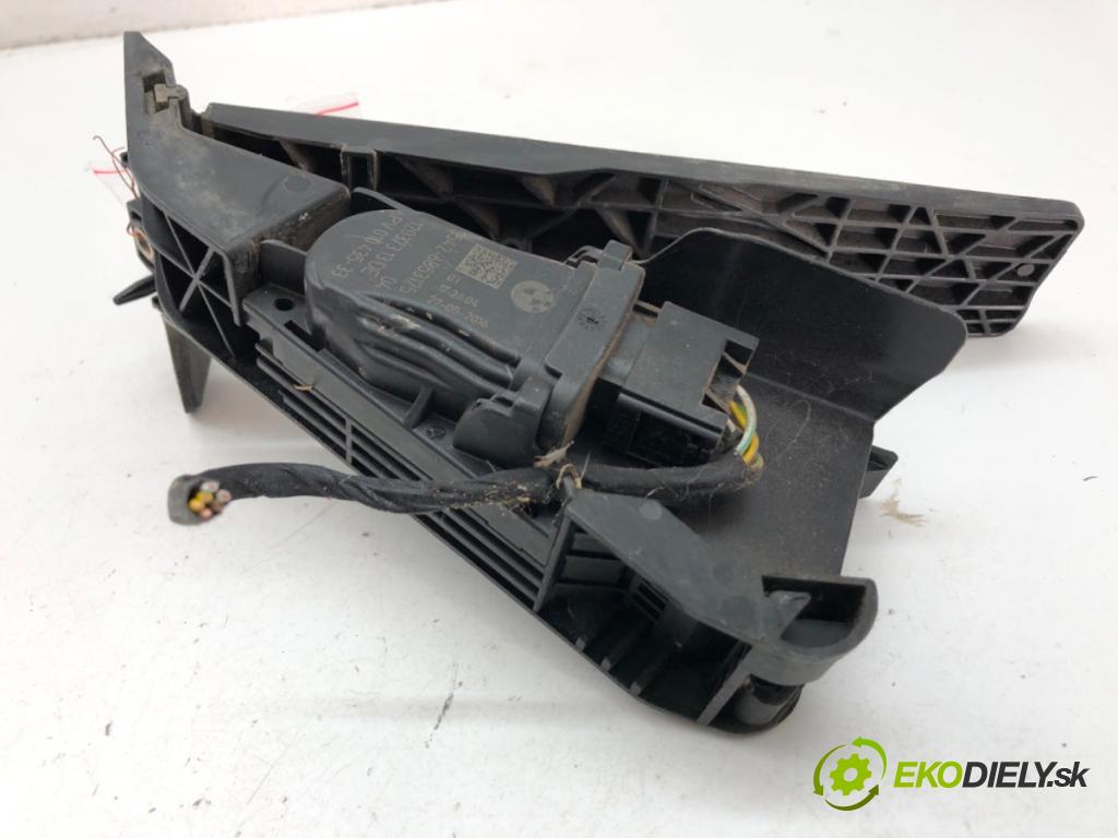 BMW F34 liftback 2016 190 kW 330 d 2993 Potenciometer plynu 6853175 (Potenciometer plynového pedálu)