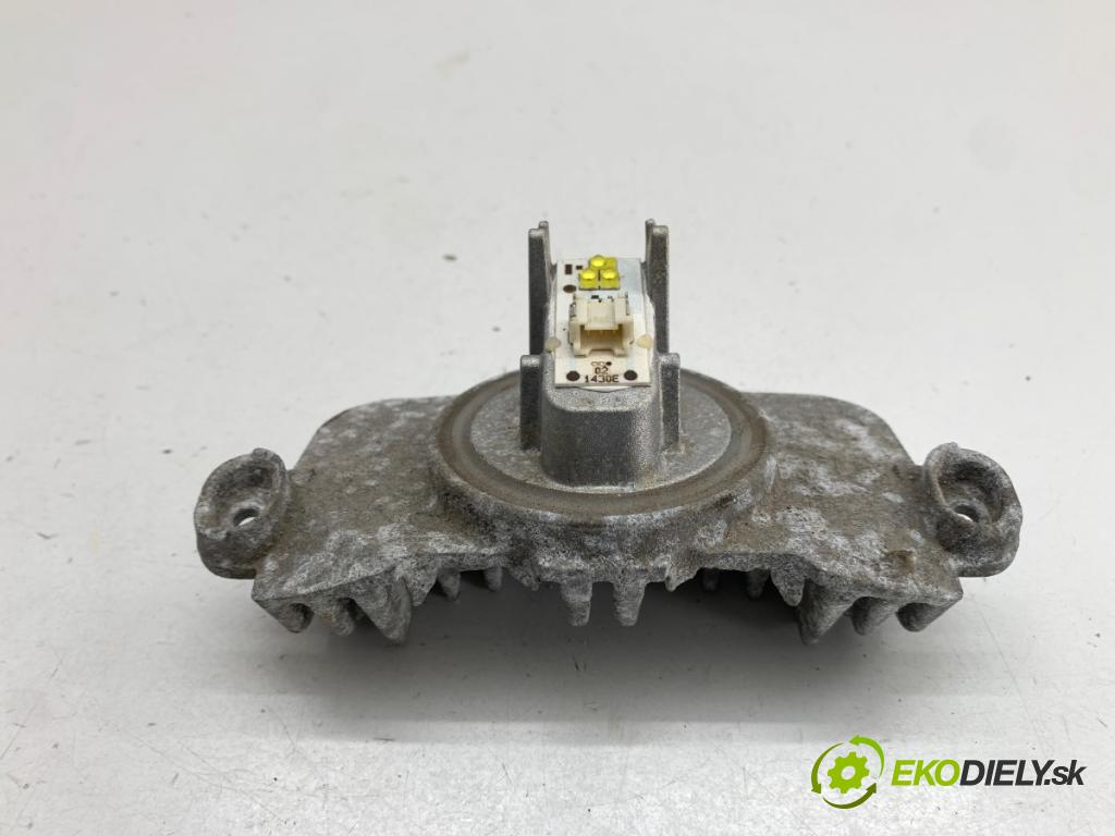 BMW F34 liftback 2016 190 kW 330 d 2993 modul LED 72131140