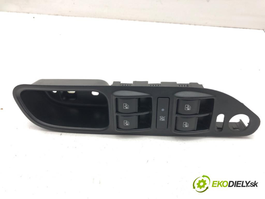 FIAT TIPO sedan 2017 70 kW 1.4 (356SXA1B) 1368 Prepínač okien 735604302 (Prepínacie páčky pod volantom)
