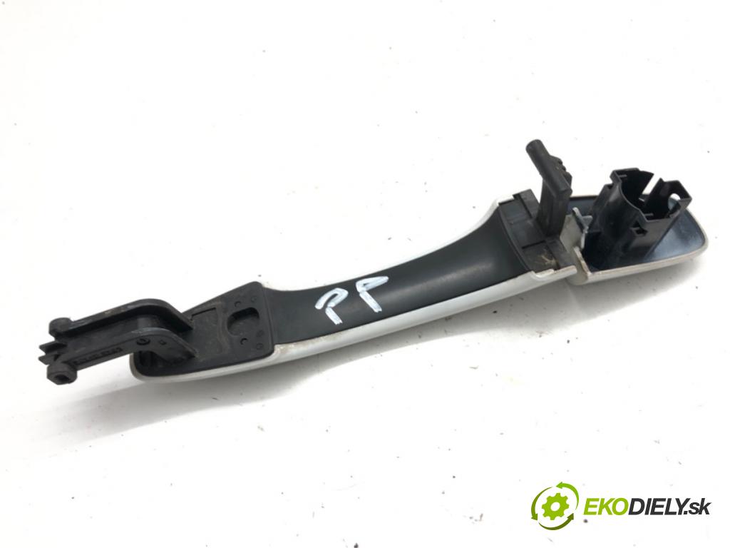 VOLVO V40 liftback 2012 84 kW D2 1560 Kľučka vonkajšia pravy predný
