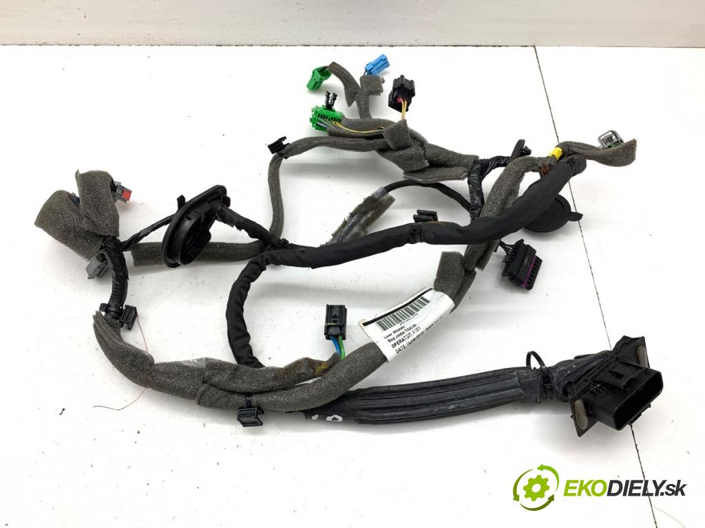 VOLVO V40 liftback 2012 84 kW D2 1560 káblovačka dveře přední část levý 31334092