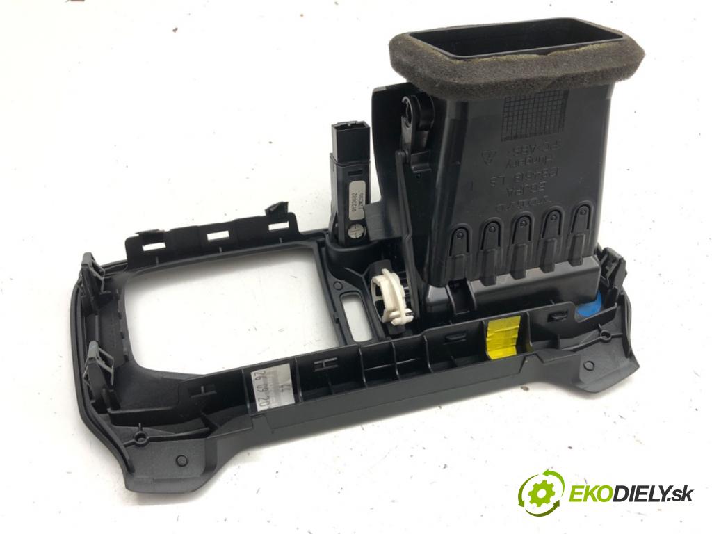 VOLVO V40 liftback 2012 84 kW D2 1560 mří topení přední část 1284618