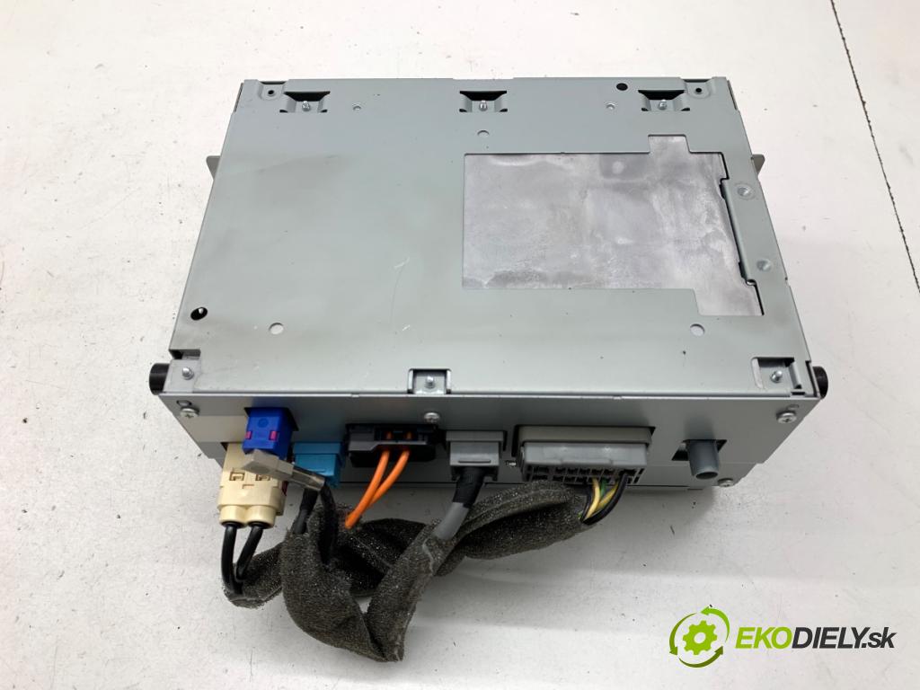 VOLVO V40 liftback 2012 84 kW D2 1560 RADIO 31357216AA (Audio zařízení)