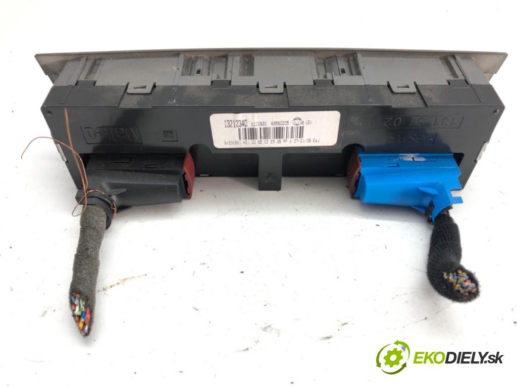 OPEL VECTRA C sedan 2008 88 kW 1.9 CDTI (F69) 1910 Panel ovládania kúrenia 13212340 (Prepínacie páčky pod volantom)