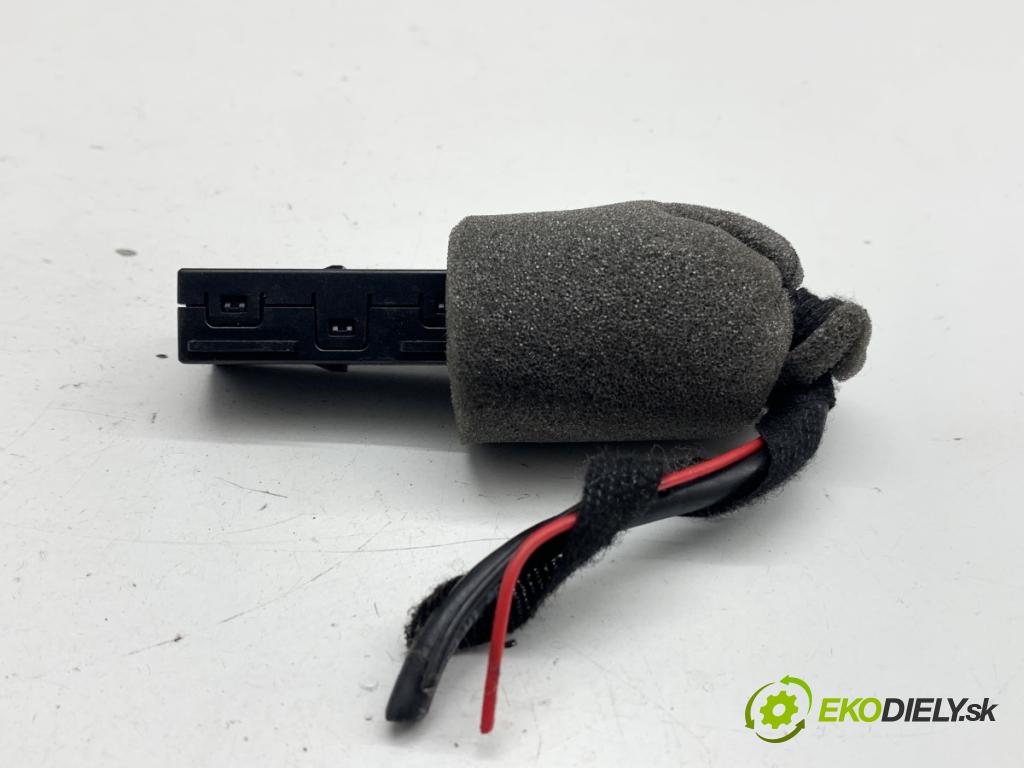 SKODA OCTAVIA III liftback 2019 85 kW 1.6 TDI 1598 HNÍZDO: USB 5Q0035726E