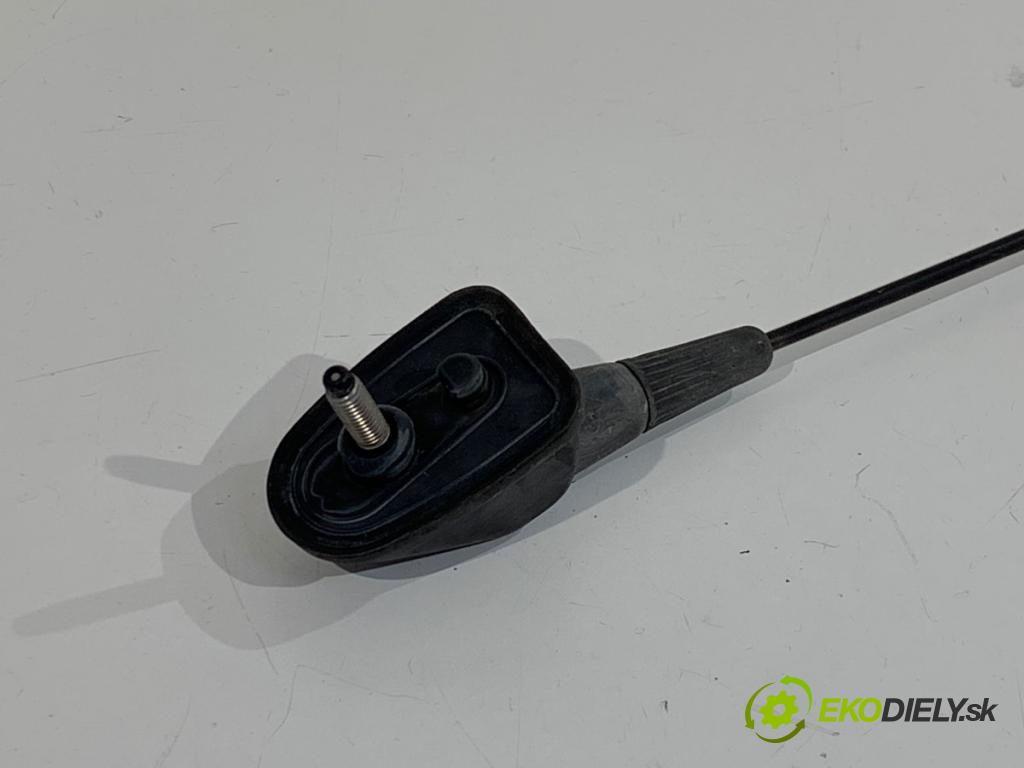 TOYOTA YARIS I liftback 2001 48 kW 1.0 (SCP10_) 998 ANTENA