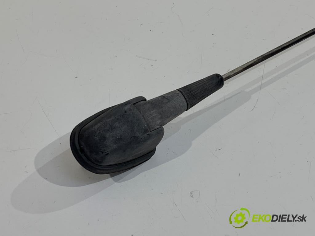 TOYOTA YARIS I liftback 2001 48 kW 1.0 (SCP10_) 998 ANTENA