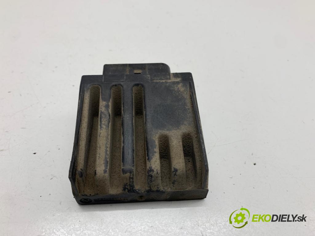SKODA OCTAVIA III liftback 2019 85 kW 1.6 TDI 1598 modul pumpy paliva 5Q0906121N