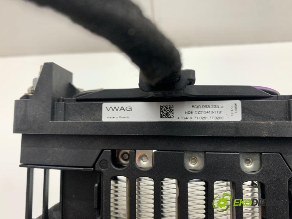 SKODA OCTAVIA III liftback 2019 85 kW 1.6 TDI 1598 Výhrevné teleso, radiátor kúrenia elektrická 5Q0963235E (Radiátor kúrenia)