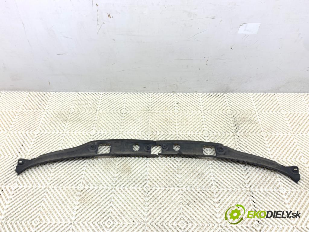 BMW F34 liftback 2016 190 kW 330 d 2993 Torpédo, plast pod čelné okno 7295007 (Torpédo (plast pod čelným sklom))