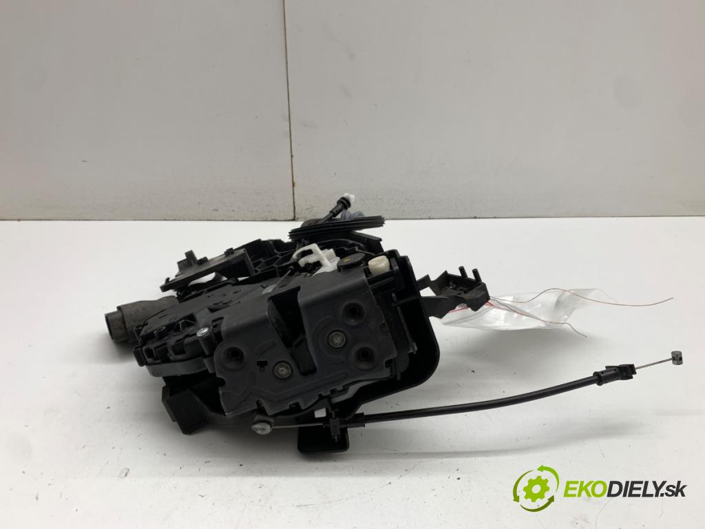 VOLVO V50 Kombi 2007 100 kW 2.0 D 1998 zámok dveře pravý zadní část 30699112