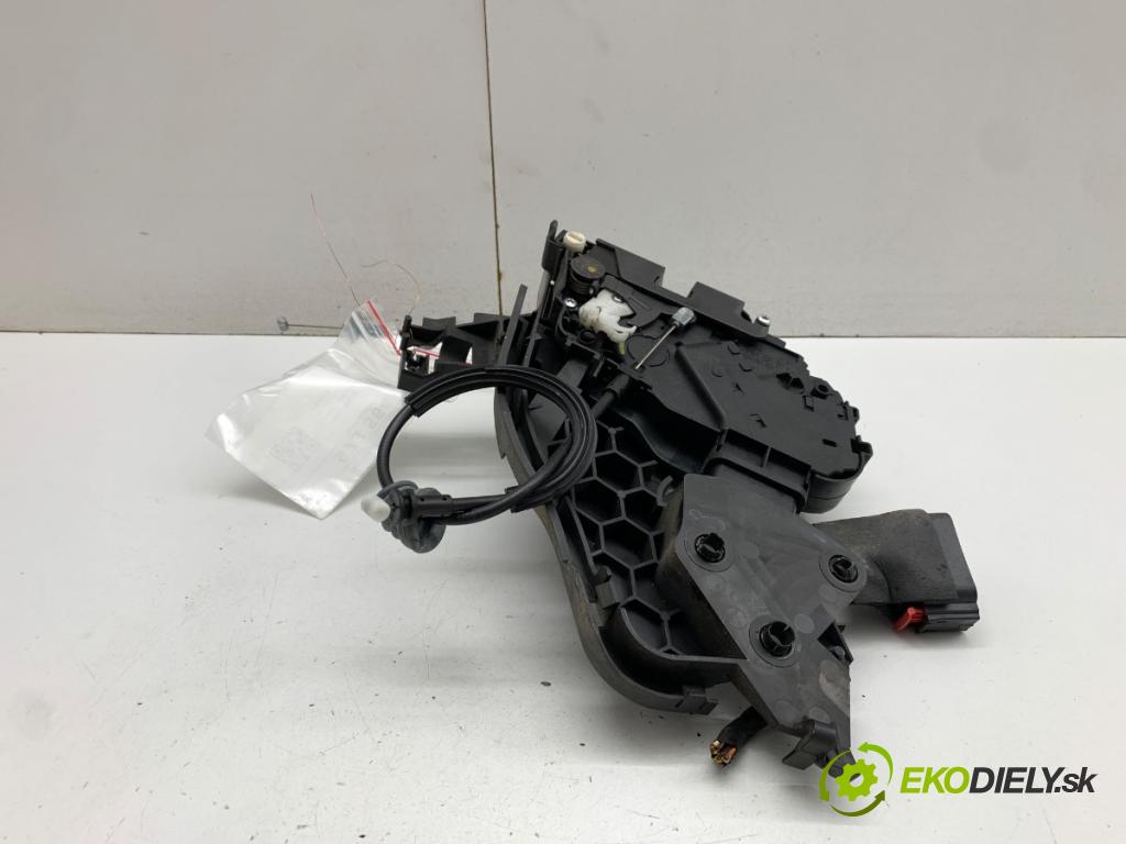 VOLVO V50 Kombi 2007 100 kW 2.0 D 1998 zámok dveře pravý zadní část 30699112