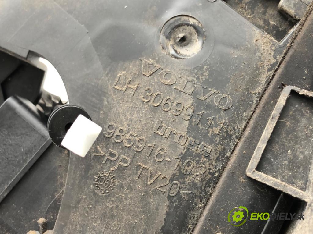 VOLVO V50 Kombi 2007 100 kW 2.0 D 1998 zámok dveře levý zadní část 30699111
