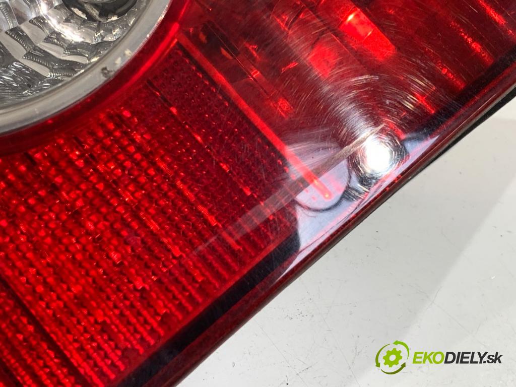 VOLVO V50 Kombi 2007 100 kW 2.0 D 1998 světlo pravý zadní část 30698921