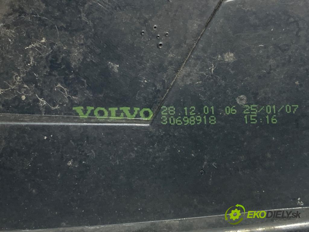 VOLVO V50 Kombi 2007 100 kW 2.0 D 1998 světlo levý zadní část 30698918