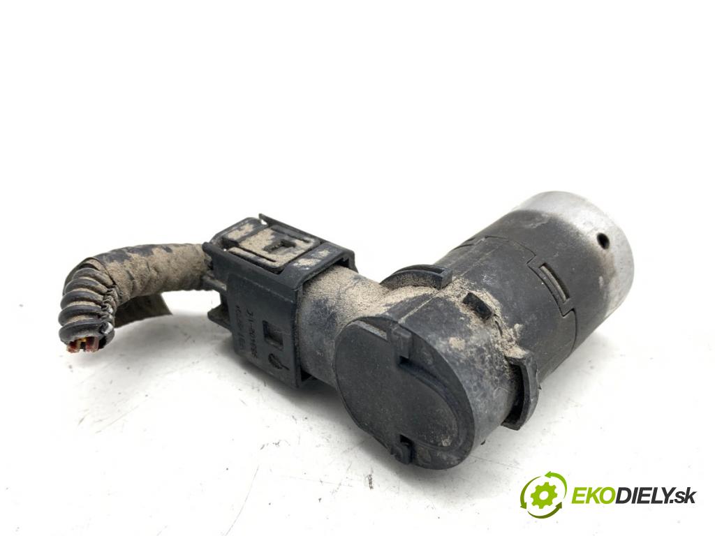 VOLVO V50 Kombi 2007 100 kW 2.0 D 1998 snímač PDC 687756
