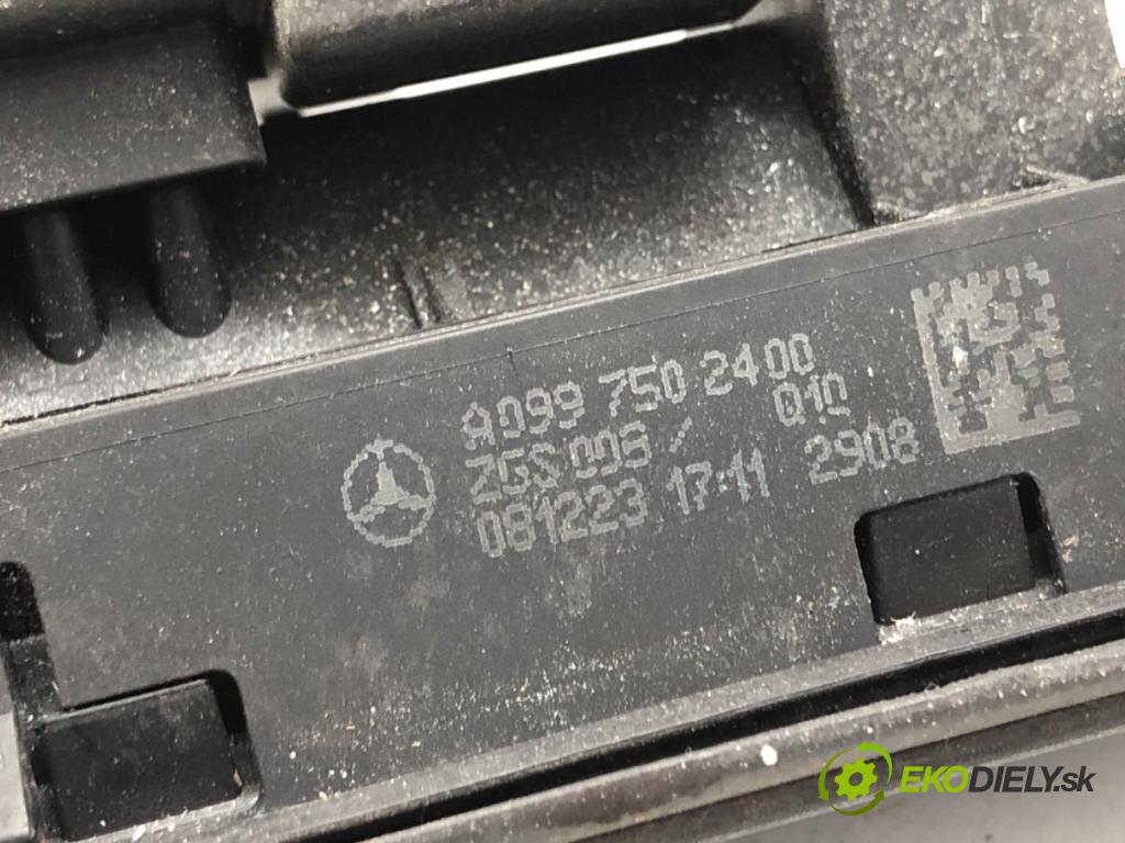 MERCEDES-BENZ KLASA C sedan 2024 300 kW AMG C 43 4-matic+ (206.087) 1991 Kľučka dverí zad A0997502400