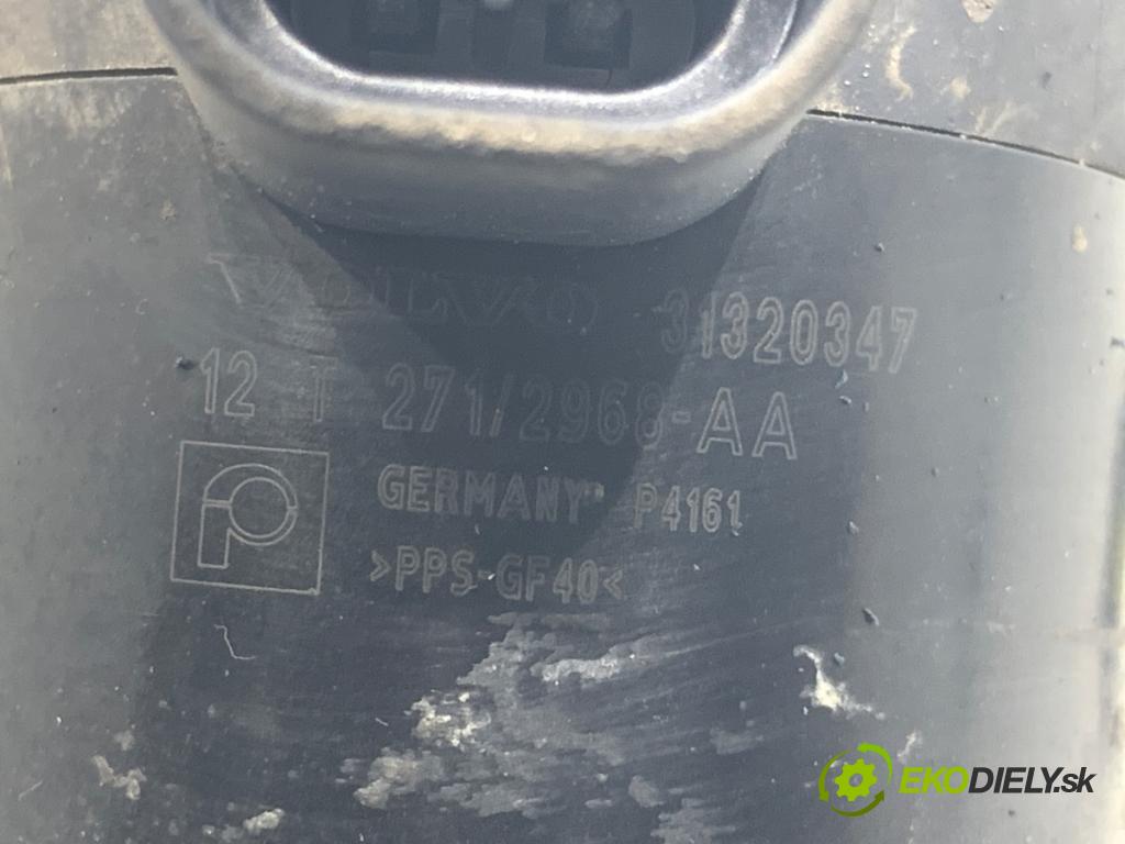 VOLVO V40 liftback 2012 84 kW D2 1560 DALŠÍ: pumpa vody 31320347 (Vodní pumpa)