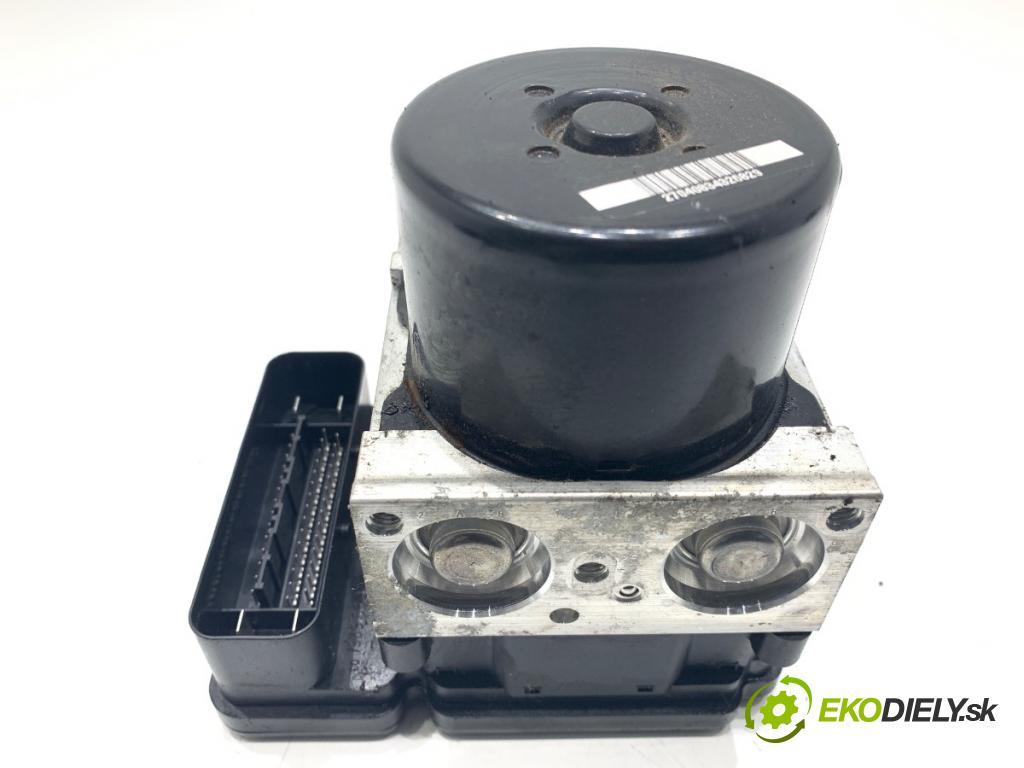 VOLVO V40 liftback 2012 84 kW D2 1560 Pumpa ABS P31317074 (Pumpa ABS)